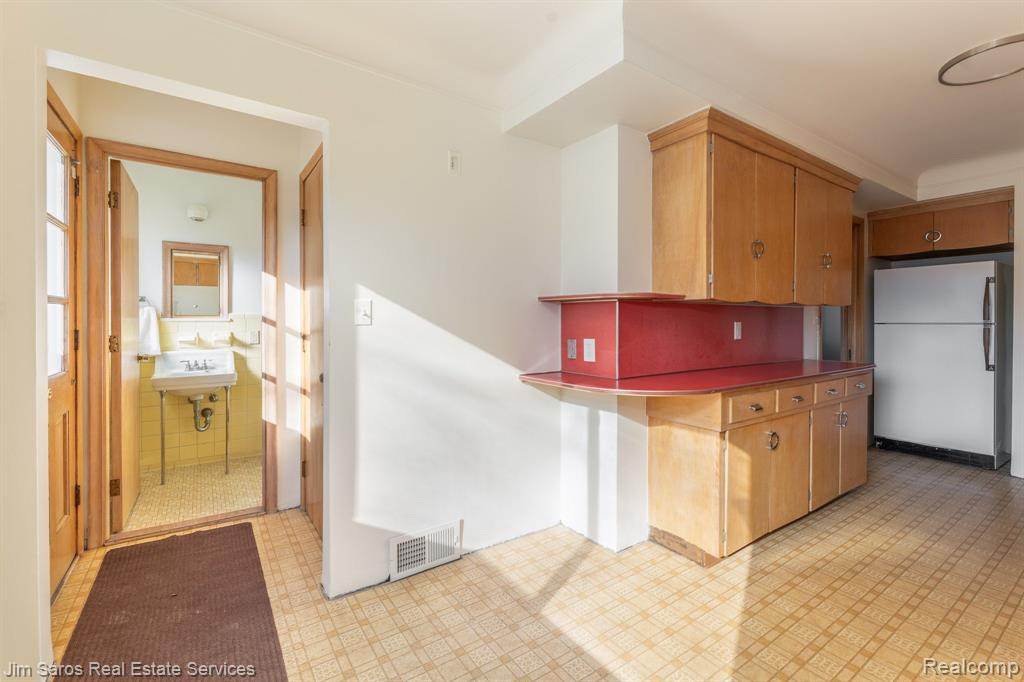 513 SAINT CLAIR Street, Grosse Pointe, MI 48230 — Photo 6