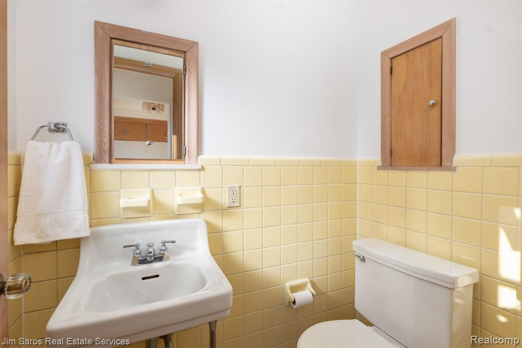 513 SAINT CLAIR Street, Grosse Pointe, MI 48230 — Photo 7