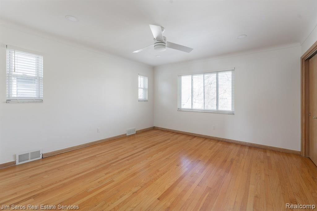 513 SAINT CLAIR Street, Grosse Pointe, MI 48230 — Photo 9