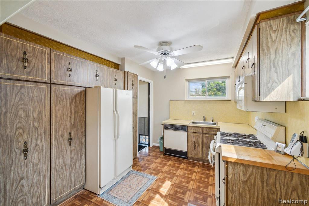 8940 OAK PARK Boulevard, Oak Park, MI 48237 — Photo 14