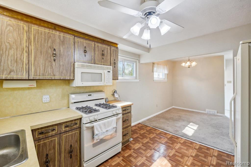 8940 OAK PARK Boulevard, Oak Park, MI 48237 — Photo 16