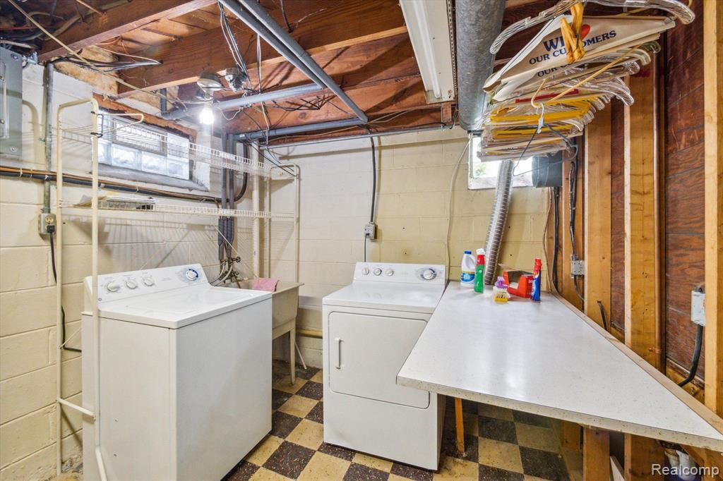 8940 OAK PARK Boulevard, Oak Park, MI 48237 — Photo 38