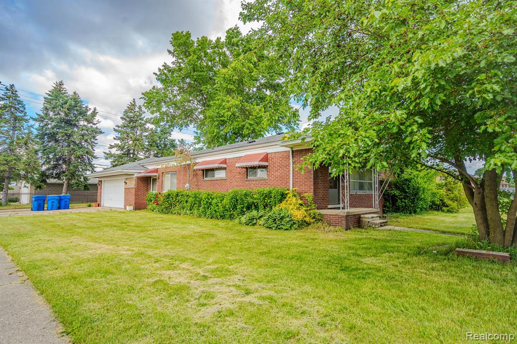 8215 LINDA Street, Warren, MI 48093 — Photo 4