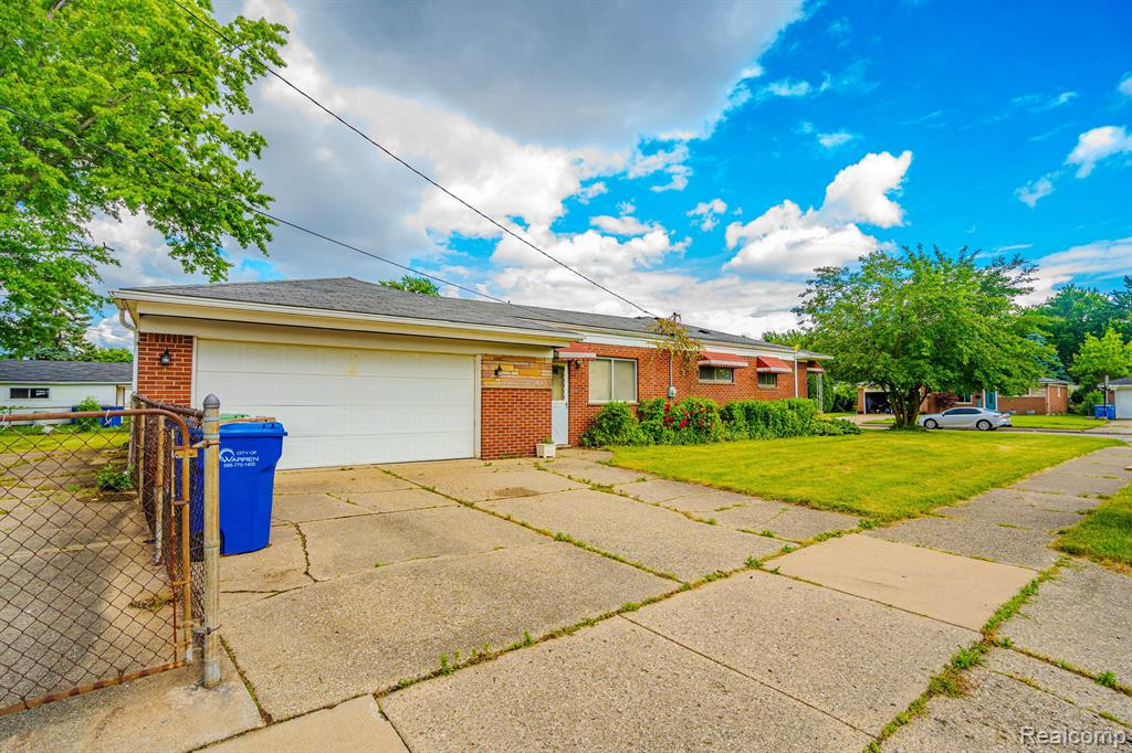 8215 LINDA Street, Warren, MI 48093 — Photo 5