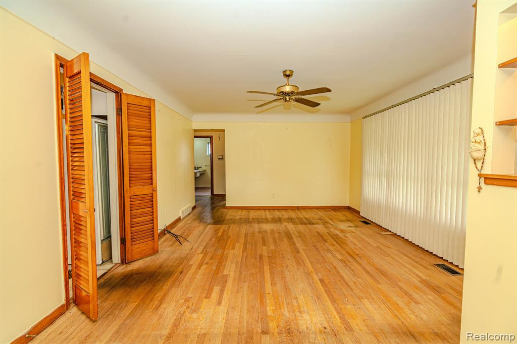 8215 LINDA Street, Warren, MI 48093 — Photo 7