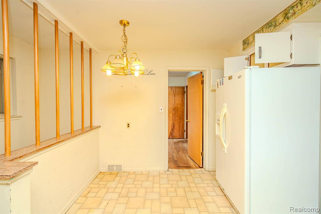 8215 LINDA Street, Warren, MI 48093 — Photo 12