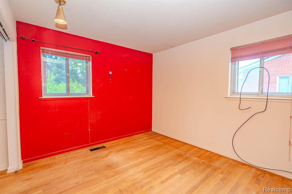 8215 LINDA Street, Warren, MI 48093 — Photo 14