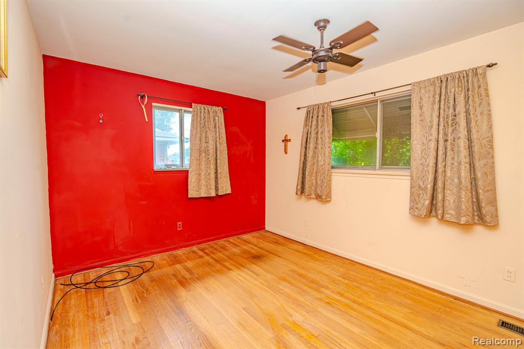 8215 LINDA Street, Warren, MI 48093 — Photo 17