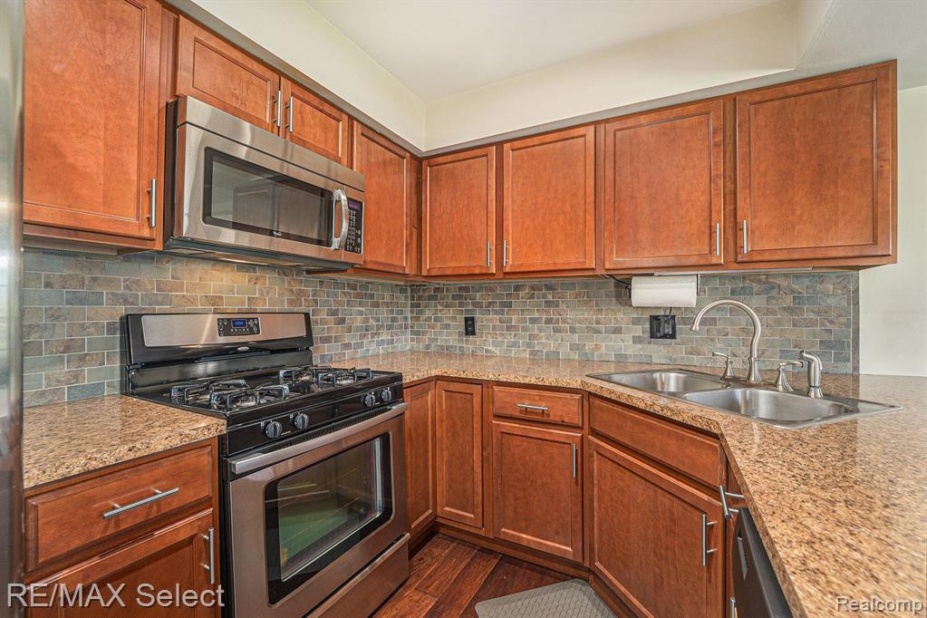 1271 BROOKLINE Street, Canton, MI 48187 — Photo 13