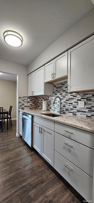 30022 W 12 MILE Road, 7, Farmington Hills, MI 48334 — Photo 2