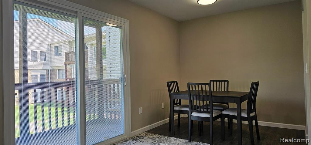 30022 W 12 MILE Road, 7, Farmington Hills, MI 48334 — Photo 5