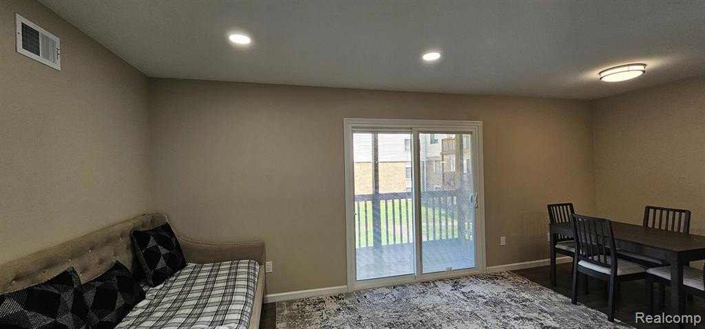 30022 W 12 MILE Road, 7, Farmington Hills, MI 48334 — Photo 9
