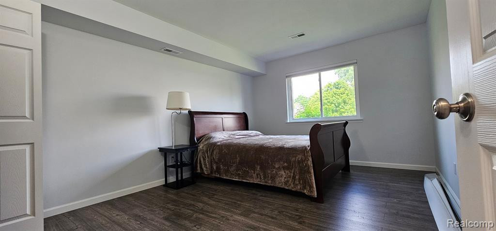 30022 W 12 MILE Road, 7, Farmington Hills, MI 48334 — Photo 14