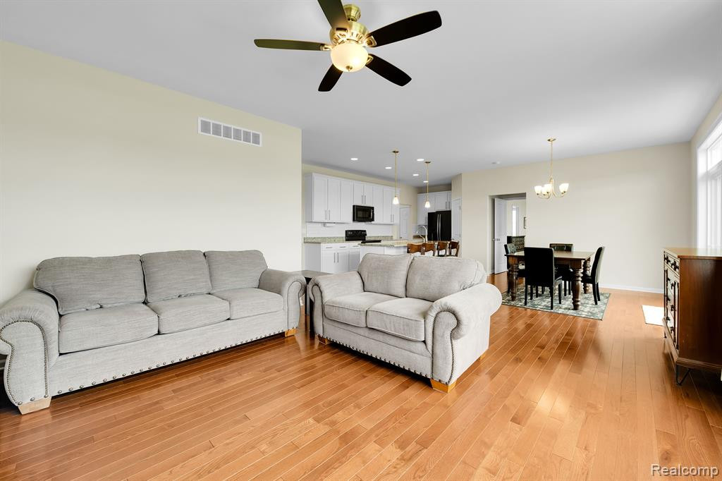 5319 MARSHLAND Court, Whitmore Lake, MI 48189 — Photo 8