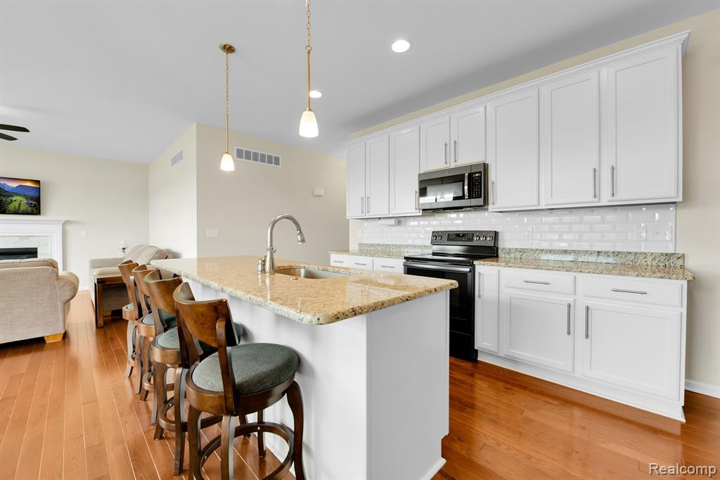 5319 MARSHLAND Court, Whitmore Lake, MI 48189 — Photo 10