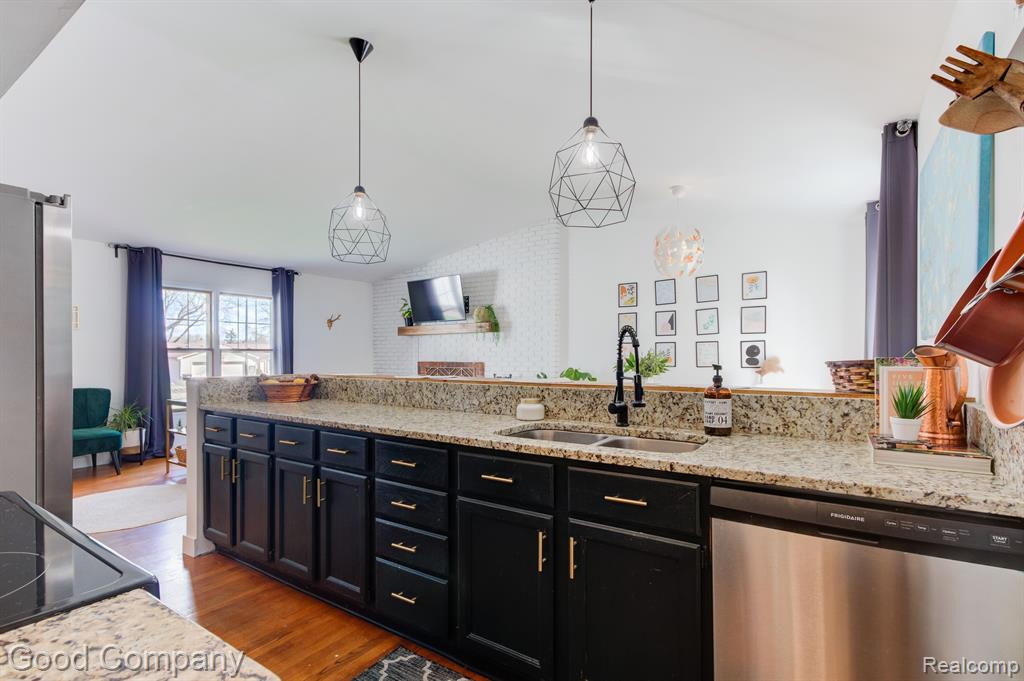 1700 NORTHBROOK Drive, Ann Arbor, MI 48103 — Photo 17