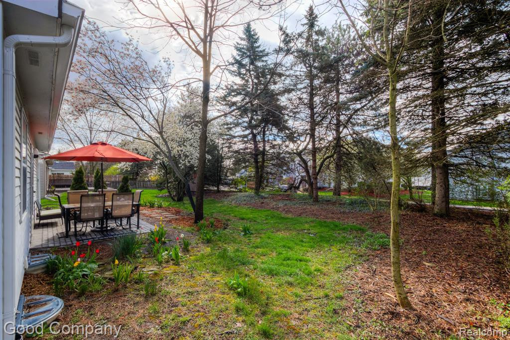1700 NORTHBROOK Drive, Ann Arbor, MI 48103 — Photo 37