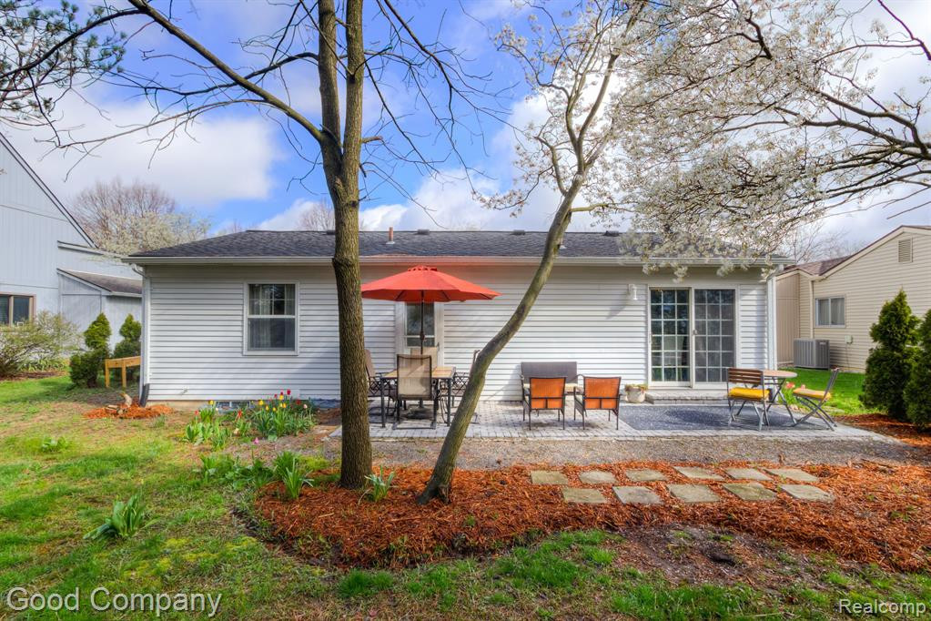 1700 NORTHBROOK Drive, Ann Arbor, MI 48103 — Photo 38