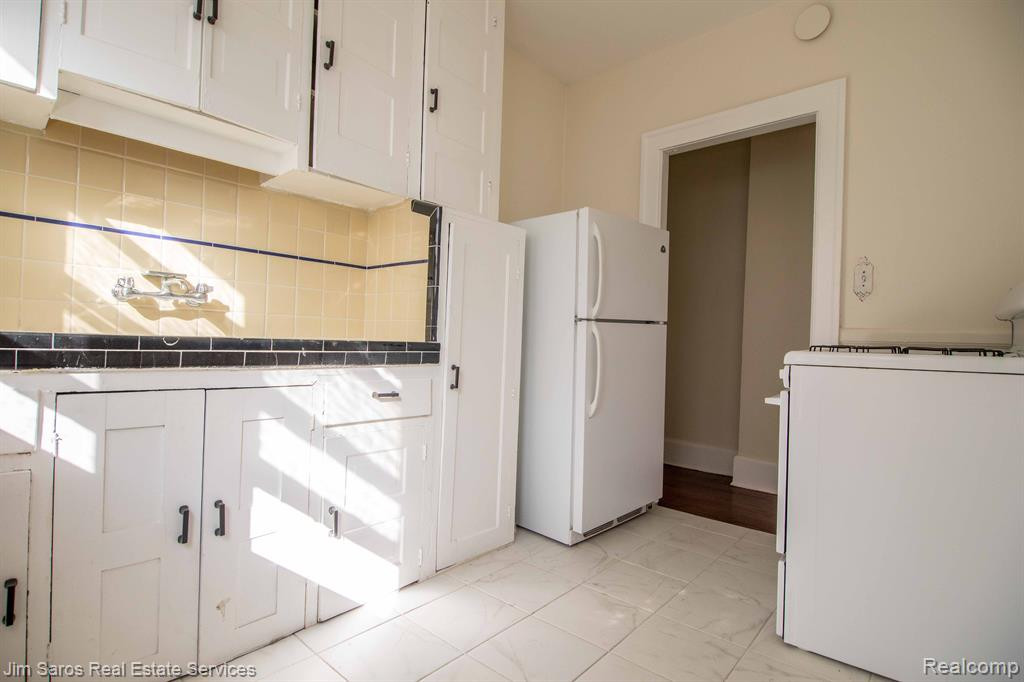 887 BEACONSFIELD Avenue, Grosse Pointe Park, MI 48230 — Photo 4
