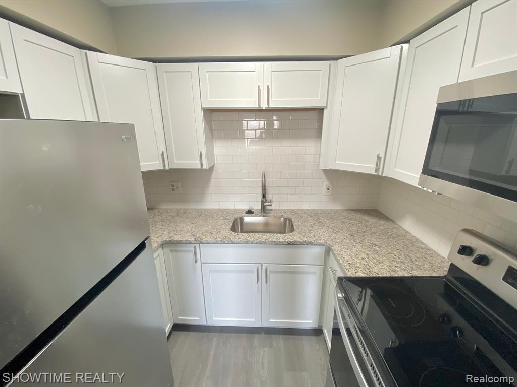 27094 Sandy Hill Lane, 28, Lyon, MI 48165 — Photo 2