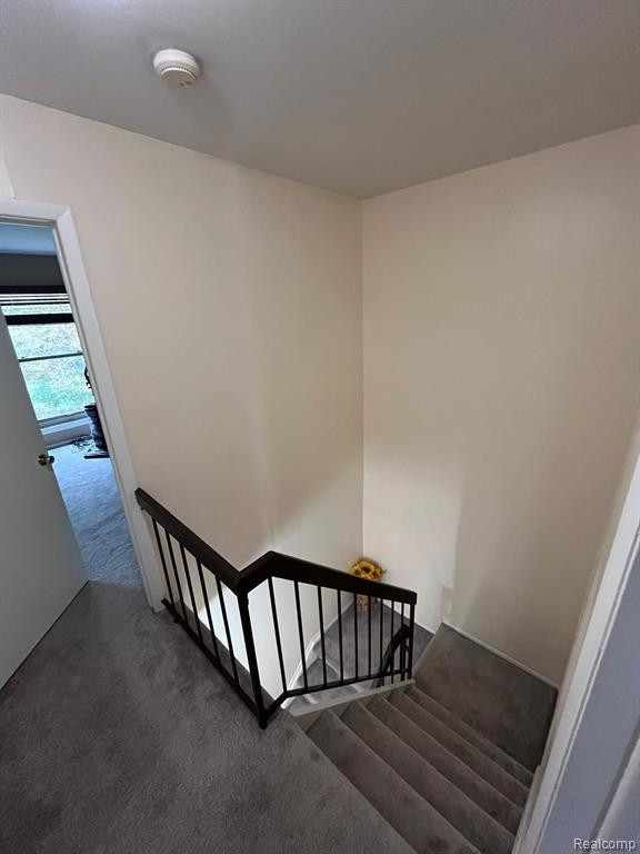 3891 OLD CREEK Road, Troy, MI 48084 — Photo 11