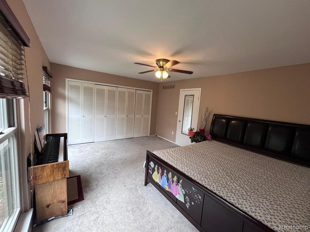 3891 OLD CREEK Road, Troy, MI 48084 — Photo 12