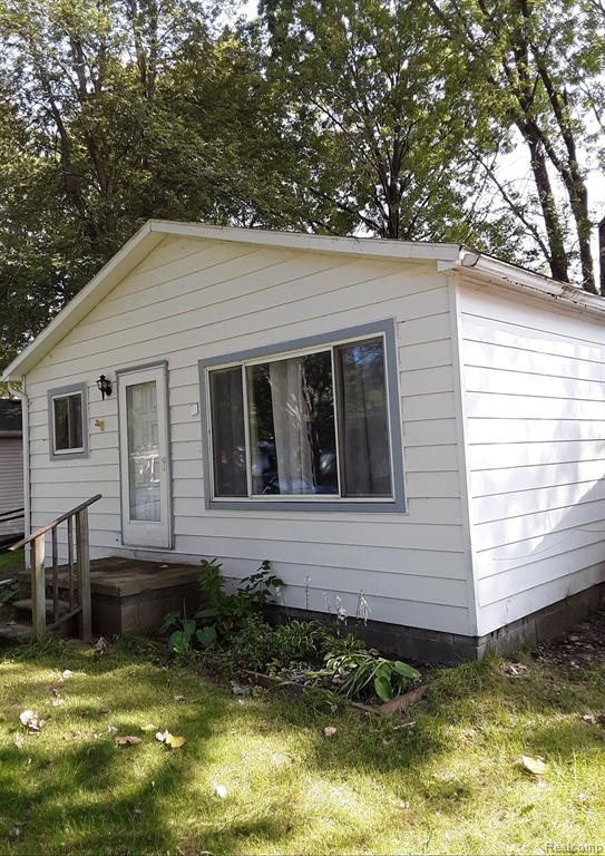 911 COLUMBIA Street, Algonac, MI 48001 — front exterior