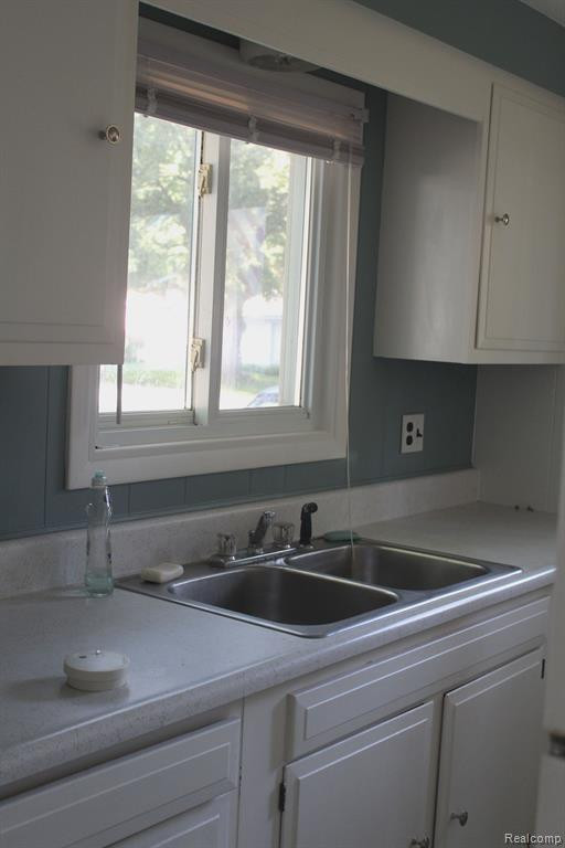 911 COLUMBIA Street, Algonac, MI 48001 — Photo 6