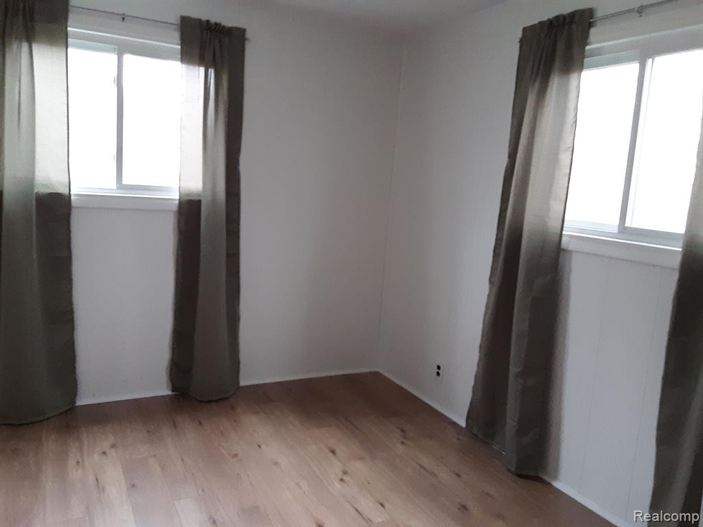 911 COLUMBIA Street, Algonac, MI 48001 — Photo 8