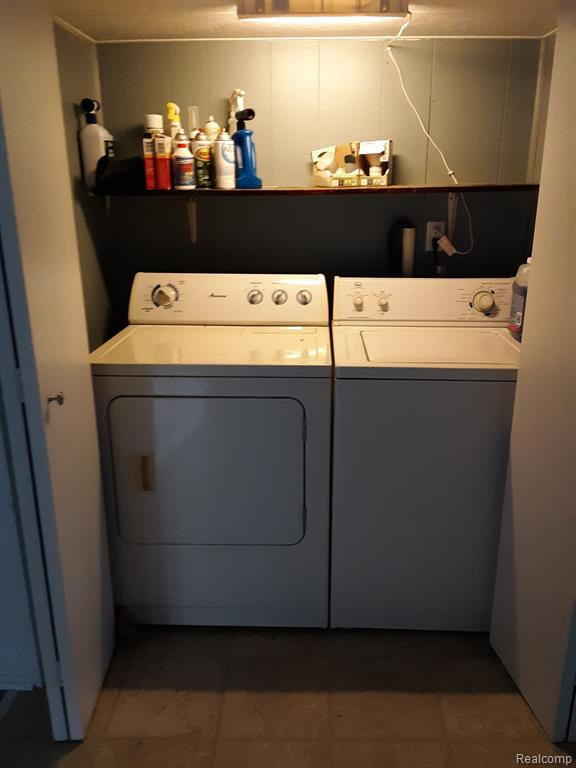 911 COLUMBIA Street, Algonac, MI 48001 — Photo 11