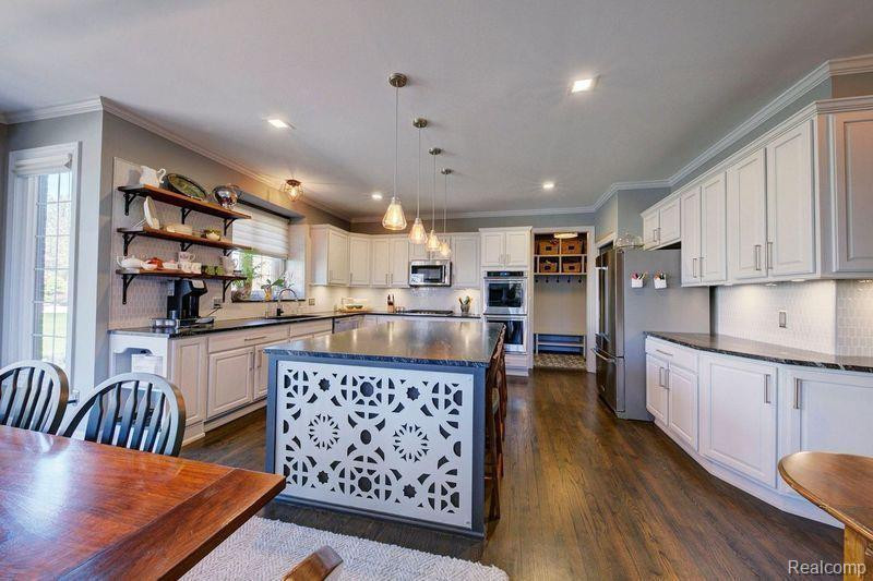50800 WESTON Drive, Plymouth, MI 48170 — Photo 11