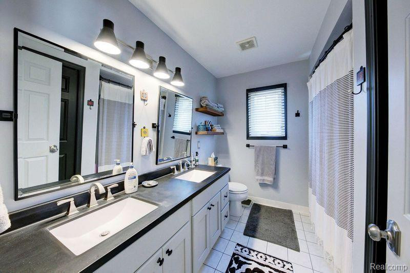 50800 WESTON Drive, Plymouth, MI 48170 — Photo 34