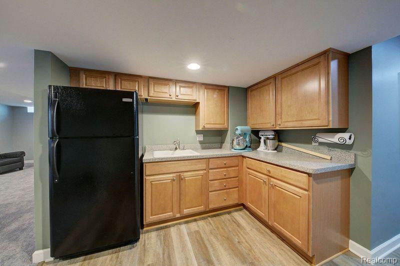 50800 WESTON Drive, Plymouth, MI 48170 — Photo 43