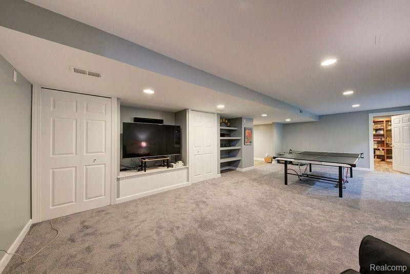50800 WESTON Drive, Plymouth, MI 48170 — Photo 45