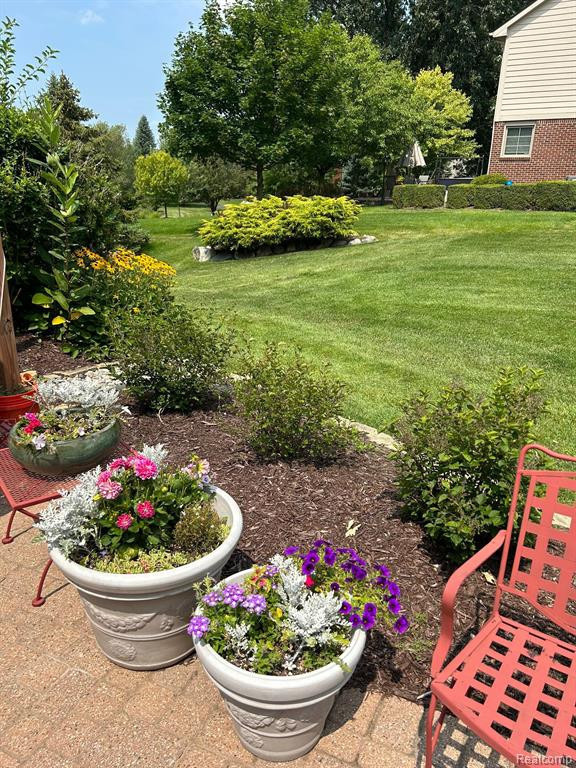 50800 WESTON Drive, Plymouth, MI 48170 — Photo 54