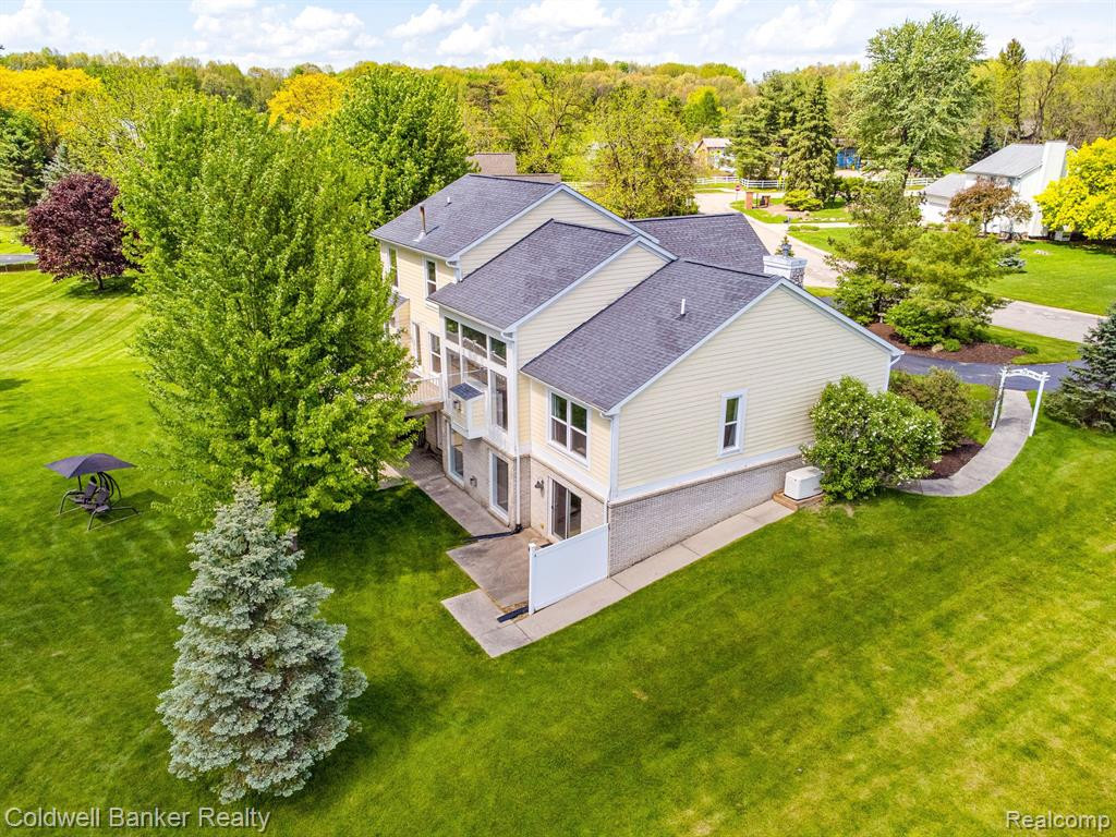 6742 CANTERBURY Lane, Clarkston, MI 48348 — Photo 2