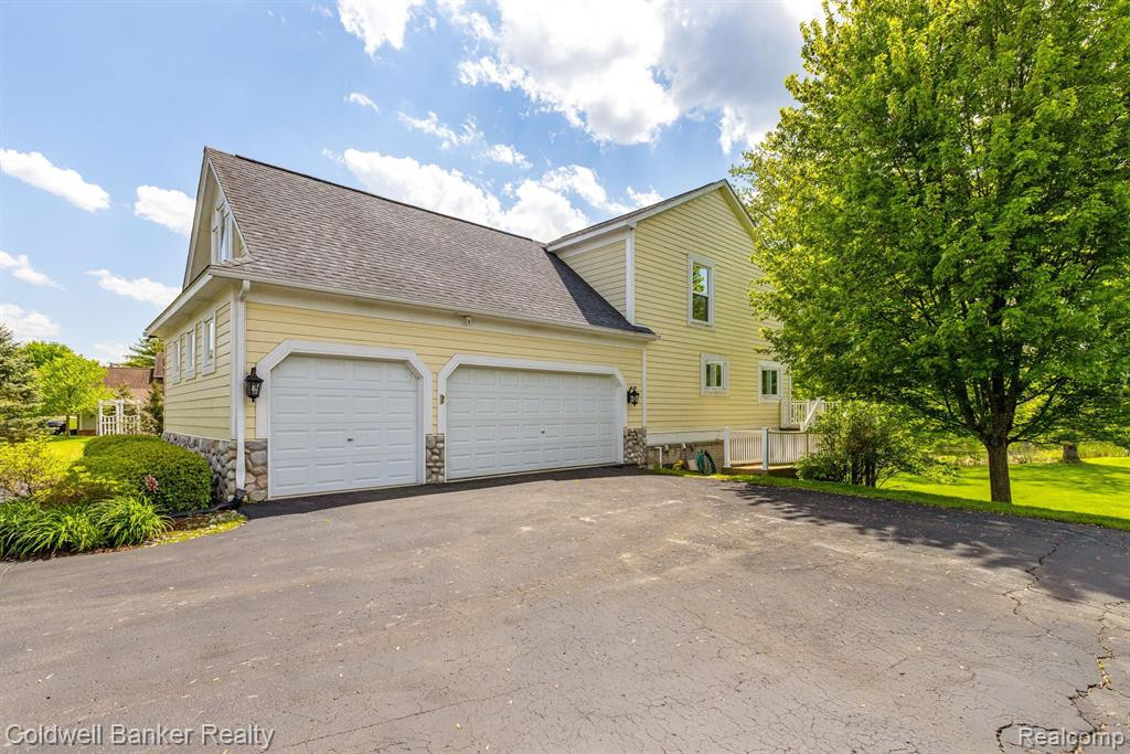 6742 CANTERBURY Lane, Clarkston, MI 48348 — Photo 5