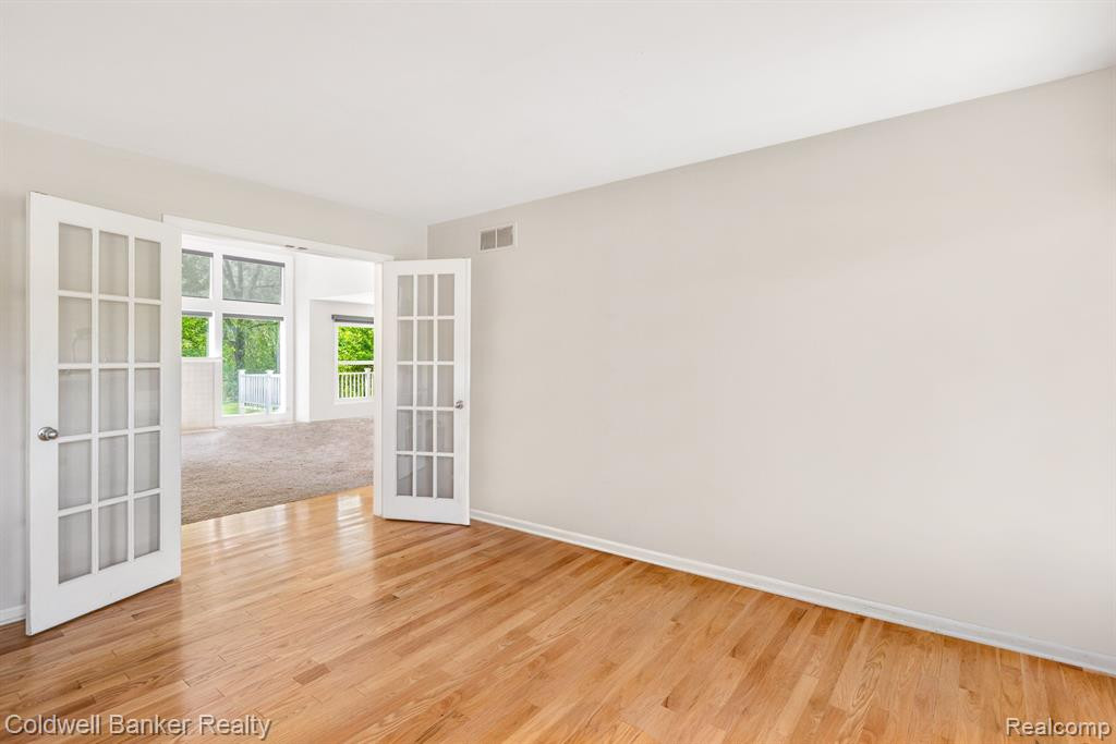 6742 CANTERBURY Lane, Clarkston, MI 48348 — Photo 11