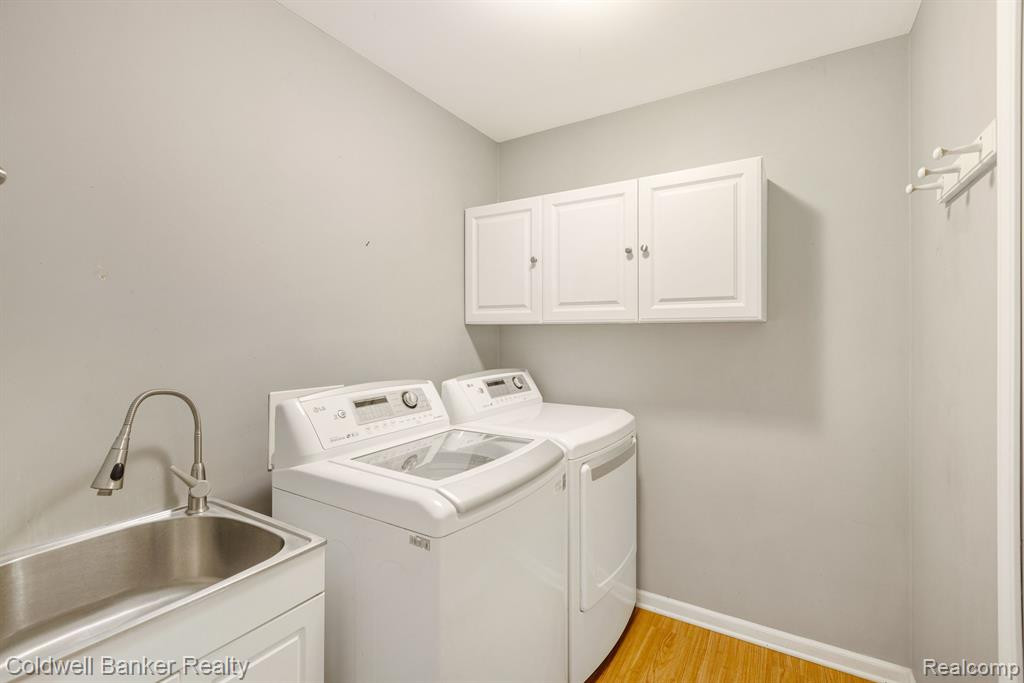 6742 CANTERBURY Lane, Clarkston, MI 48348 — Photo 20