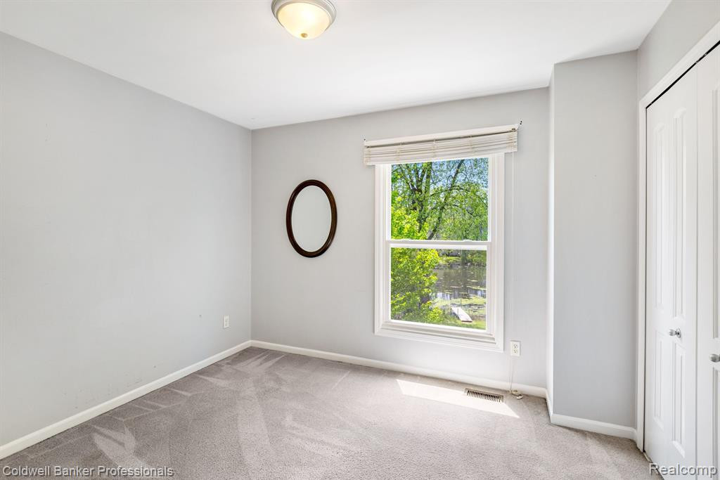 6742 CANTERBURY Lane, Clarkston, MI 48348 — Photo 28