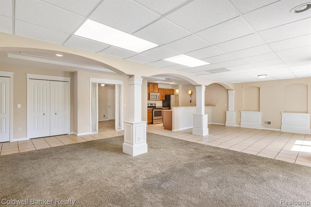 6742 CANTERBURY Lane, Clarkston, MI 48348 — Photo 38