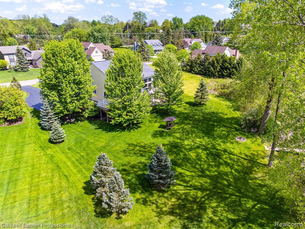6742 CANTERBURY Lane, Clarkston, MI 48348 — Photo 54