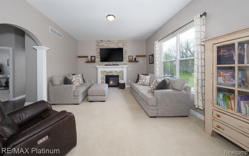 8470 JACK PINE Circle, Ypsilanti, MI 48197 — Photo 11