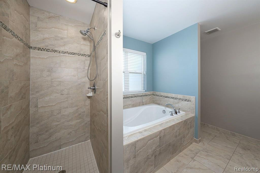 8470 JACK PINE Circle, Ypsilanti, MI 48197 — Photo 23