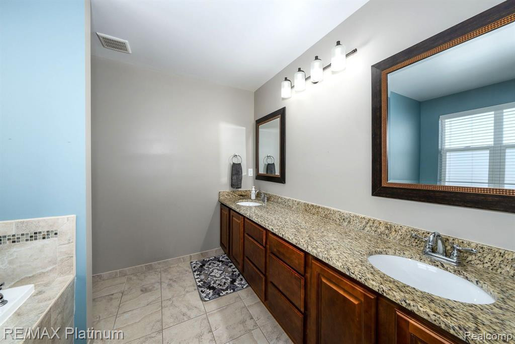 8470 JACK PINE Circle, Ypsilanti, MI 48197 — Photo 24