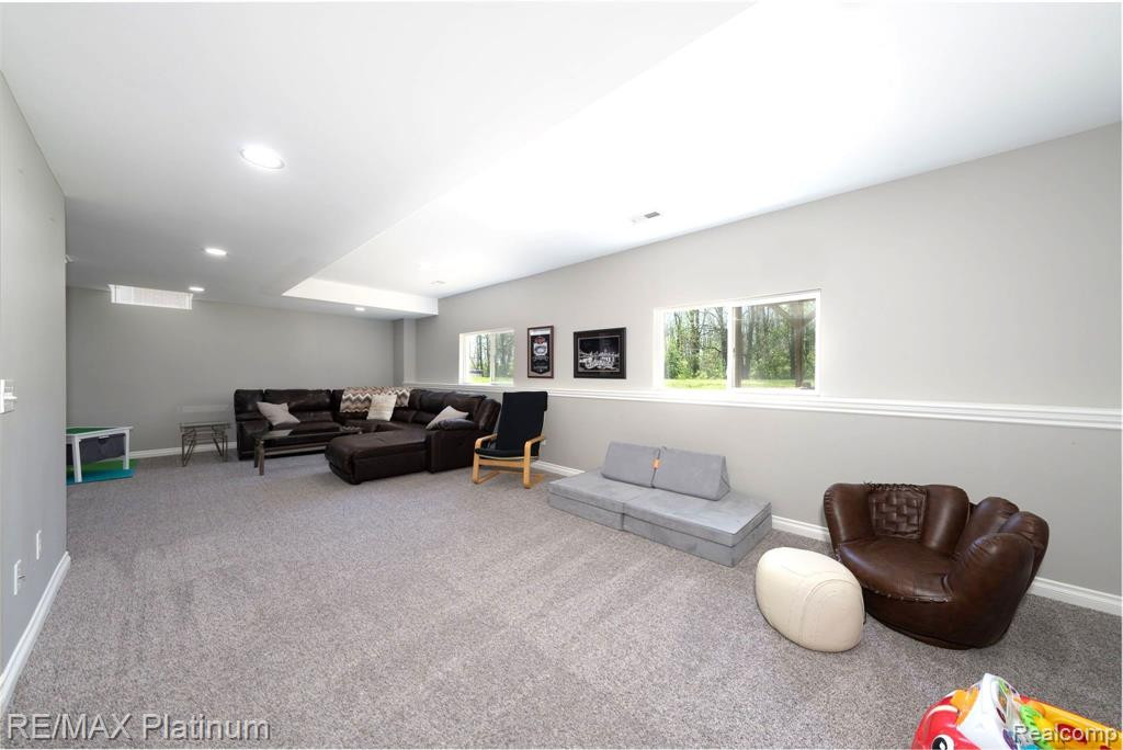 8470 JACK PINE Circle, Ypsilanti, MI 48197 — Photo 32
