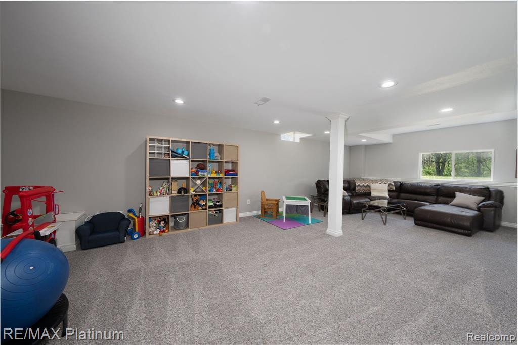 8470 JACK PINE Circle, Ypsilanti, MI 48197 — Photo 33