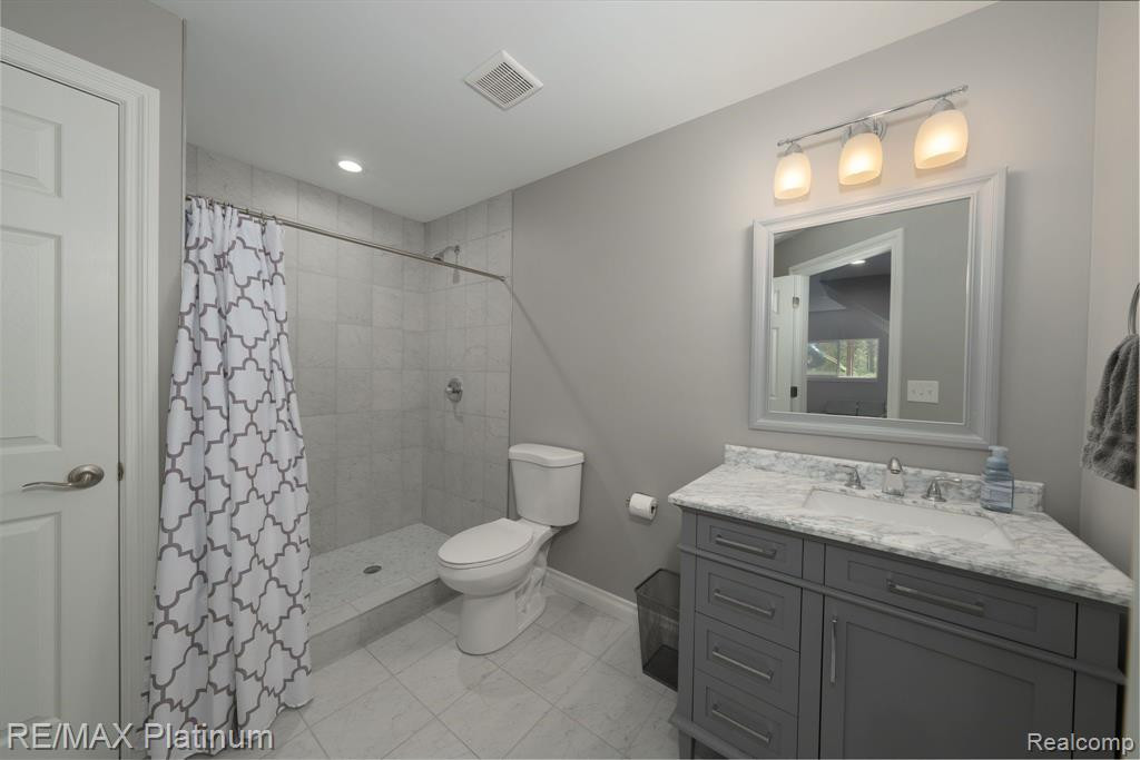 8470 JACK PINE Circle, Ypsilanti, MI 48197 — Photo 35