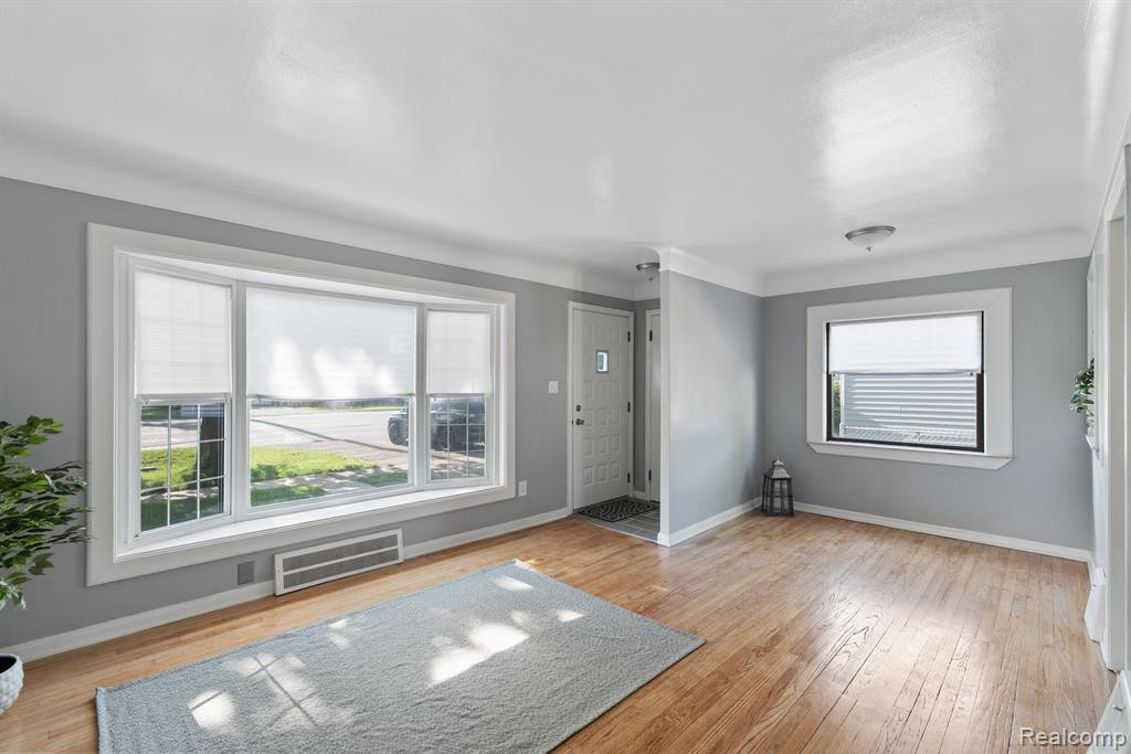 620 MIDDLEBELT Road, Garden City, MI — Photo 4