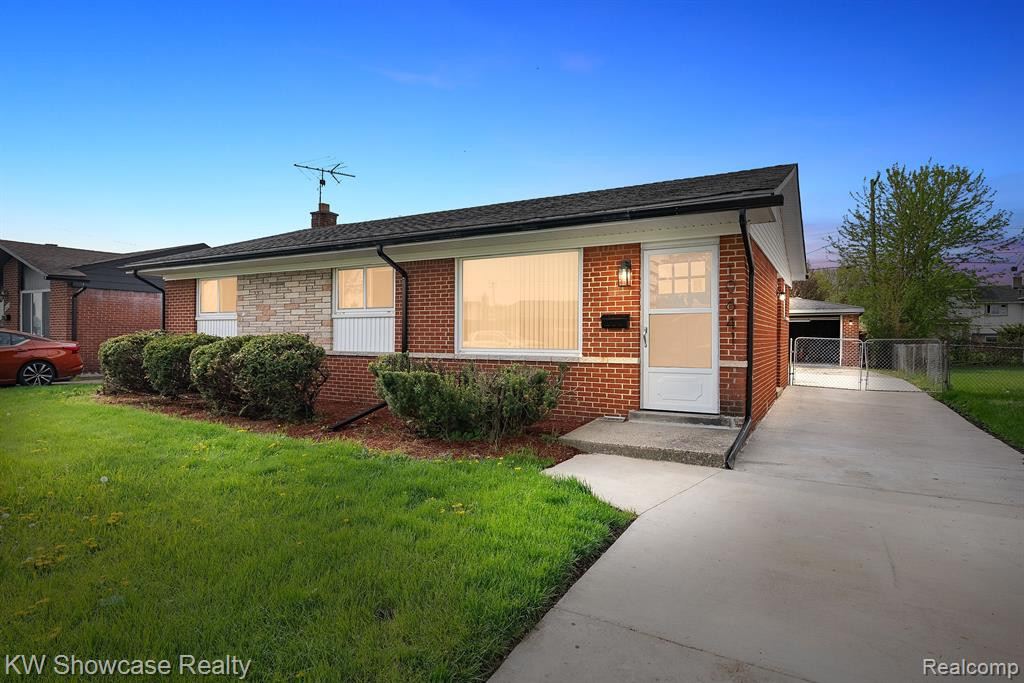 10641 N OAK Drive, Ferndale, MI 48220 — front exterior